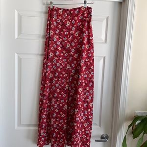 Maxi skirt with slit